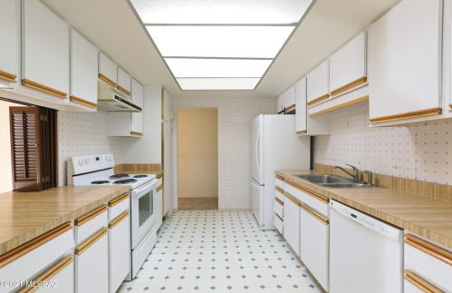 641 Paseo Del Prado, Green Valley AZ 85614-1974 exterior