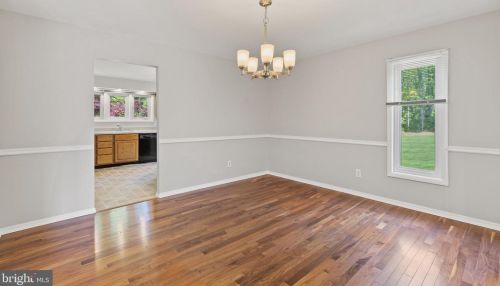 1921 Dundee Rd, Rockville MD exterior