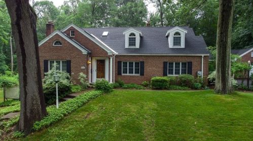 104 Elmwood Ave, Springfield, MA 01106-1331