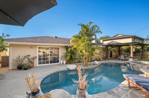 2716 Puente St, Fullerton CA  92835-2722 exterior