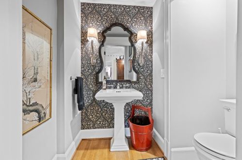 36 Portland Pl, Saint Louis MO 63108-1242 exterior