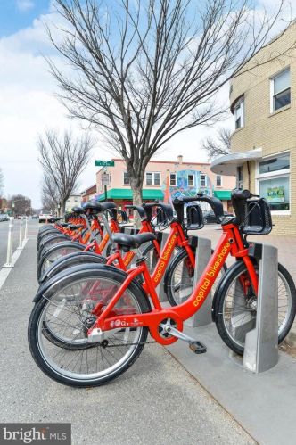 16 Monroe Ave, Alexandria VA 22301-1923 exterior