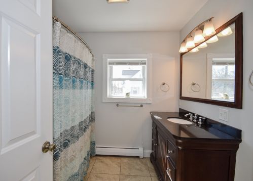 48 Concord St, Dover NH 03820-3138 exterior