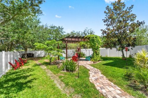 5811 Blue Bonnet Ct, Fort Pierce FL  34986-4186 exterior