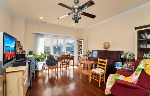 4648 63rd St, Chicago, IL 60629-5540