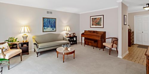 635 Aspenwood Ct, Milwaukee WI 53217-1603 exterior