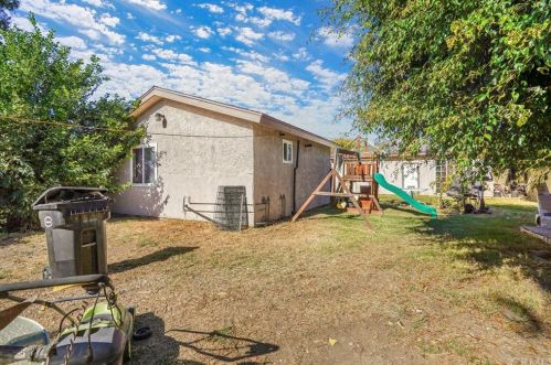 8828 Dunbar St, Bellflower CA 90706-4311 exterior