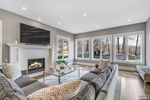 19 Duck Pond Rd, Demarest NJ  07627-2305 exterior