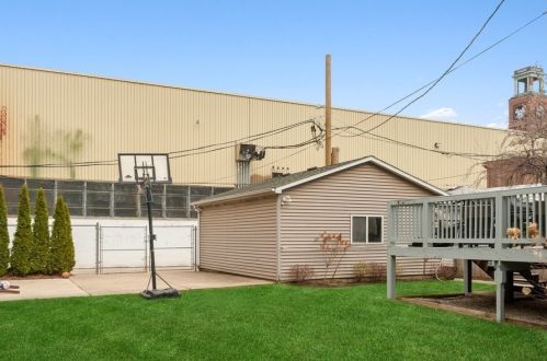 1814 Warner Ave, Chicago IL 60618-3031 exterior