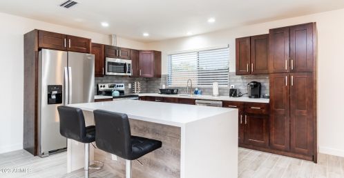 2840 Charleston Ave, Phoenix AZ 85032-9550 exterior