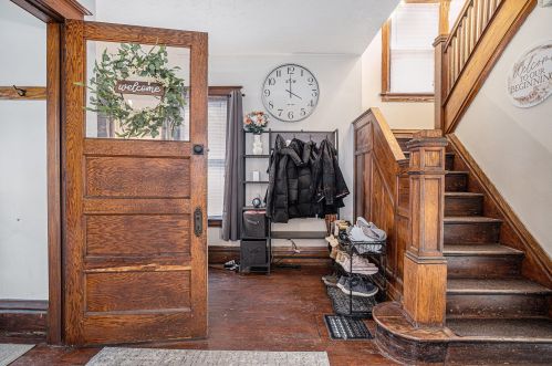 224 Old Orchard Pl, Kalamazoo MI  49007-3717 exterior