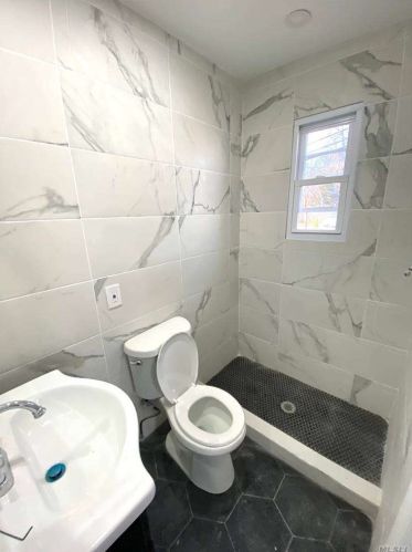 131 2 St, Huntington Station NY 11746-1409 exterior