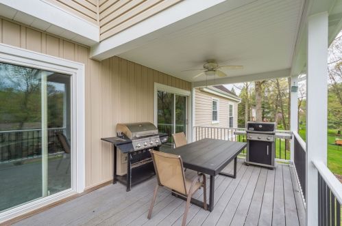 1521 Candlewood Dr, Pittsburgh PA  15241-2909 exterior