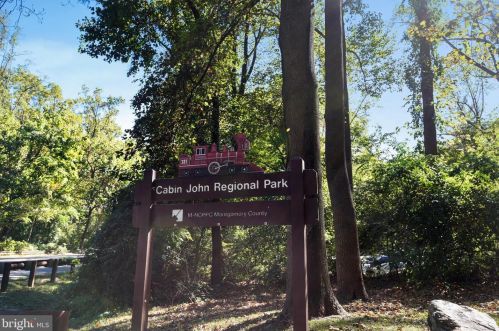 10316 Gainsborough Rd, Rockville MD 20854-4043 exterior