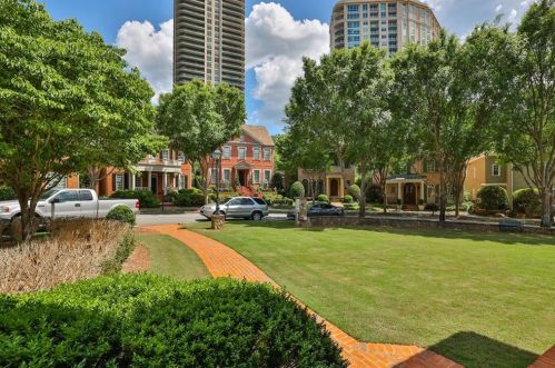 5 Conifer Cir, Atlanta GA 30342-4303 exterior