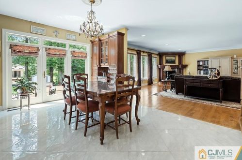 21 Southfield Rd, Edison NJ 08820-3141 exterior