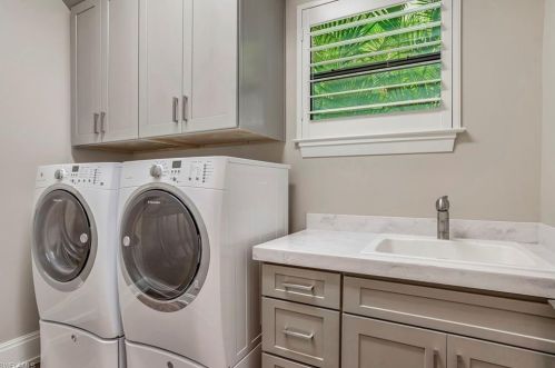 2867 Coco Lk Dr, Naples FL 34105-4514 exterior