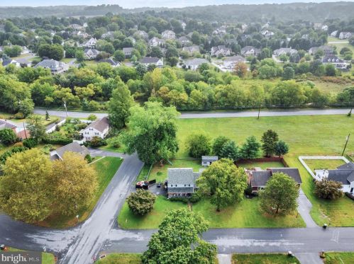 1918 Northbrook Dr, Lancaster PA 17601-4916 exterior