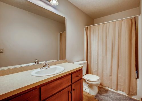 4843 Hamlet Ave, Saint Paul MN 55128-2658 exterior