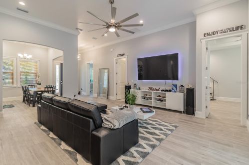 3502 Mcelroy Ave, Tampa FL 33611-3606 exterior