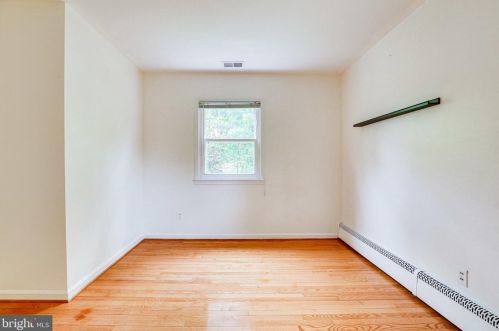 4301 Laurel Rd, Alexandria VA 22309-2520 exterior