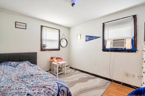 23 Horace St, Manchester CT 06040-6423 exterior