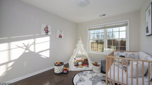 406 Donato Cir, Scotch Plains NJ 07076-1068 exterior