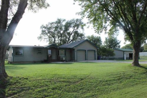 1665 Main St, Cheney, KS 67025-9092