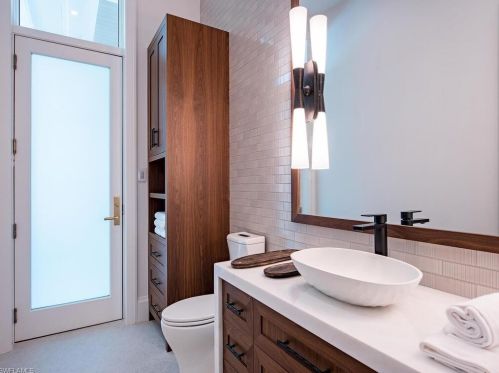 540 4 Ave, Naples FL 34102-8425 exterior