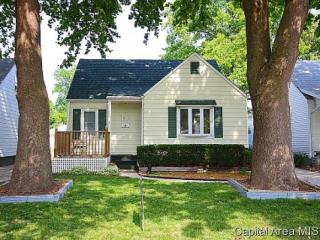 2016 20th St, Springfield, IL 62702-1915