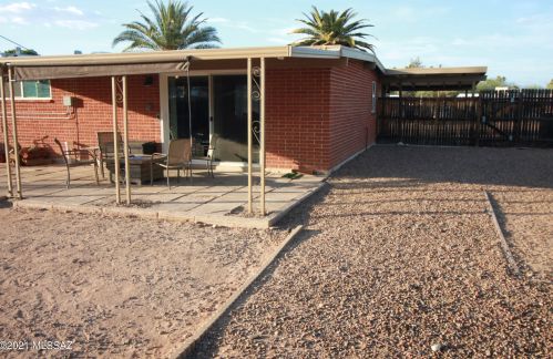 7365 Eastview Dr, Tucson AZ 85710-5519 exterior