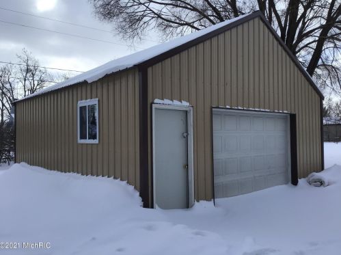 307 Orange St, Kalkaska, MI 49646-8646