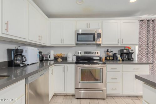 6340 Berkeley Rd, Phoenix AZ 85035-4620 exterior