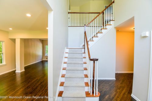 5 Markus Ct, Jackson Twp NJ  08527-2886 exterior