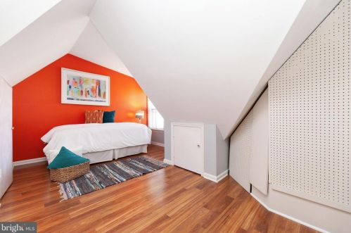 2815 Cathedral Ave, Washington DC 20008-4122 exterior