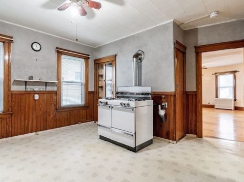 12 Kosta St, Worcester MA 01607-1525 exterior