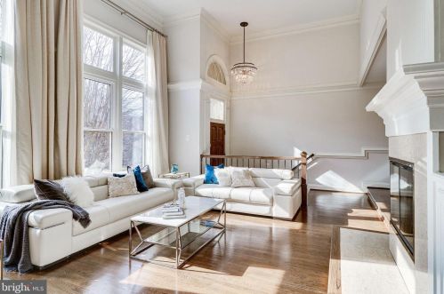 6636 Hampton View Pl, Mc Lean VA 22101-6003 exterior