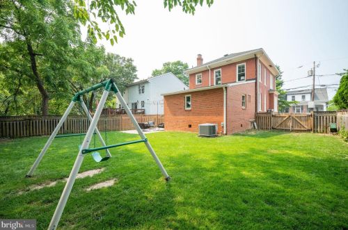 301 Raymond Ave, Alexandria VA 22301-1037 exterior