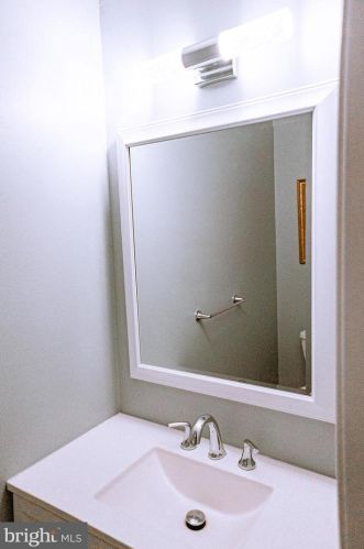 15301 Manor Village Ln, Rockville MD 20853-1820 exterior