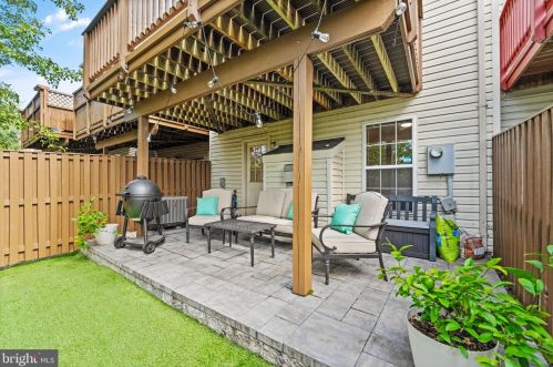 106 Ingle Pl, Alexandria VA 22304-7600 exterior