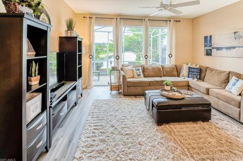 1080 Hampton Cir, Naples, FL 34105-4821