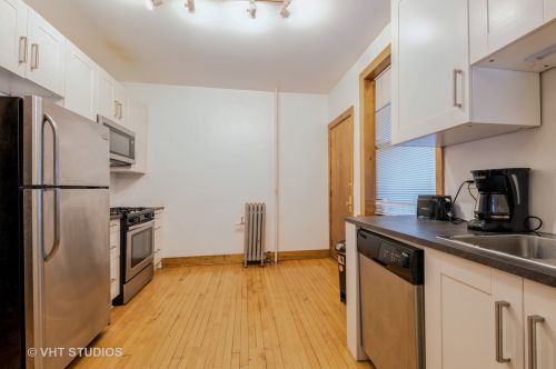 2961 Halsted St, Chicago, IL 60657-5149