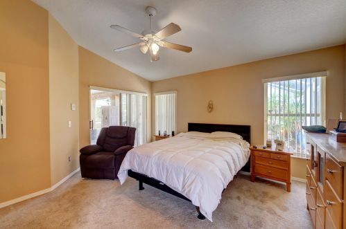 174 Dalton Cir, Fort Pierce FL 34953-5847 exterior