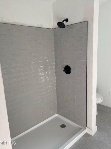 8118 Kephart Ln, Berrien Springs MI 49103-9572 exterior