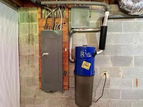 1768 Morris Landers Dr, Atlanta GA  30345-4102 exterior