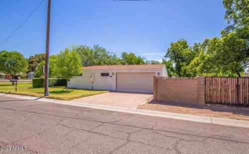 1121 Bethany Home Rd, Phoenix AZ  85014-2229 exterior