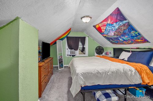 229 Holly St, Grand Rapids MI 49548-4270 exterior