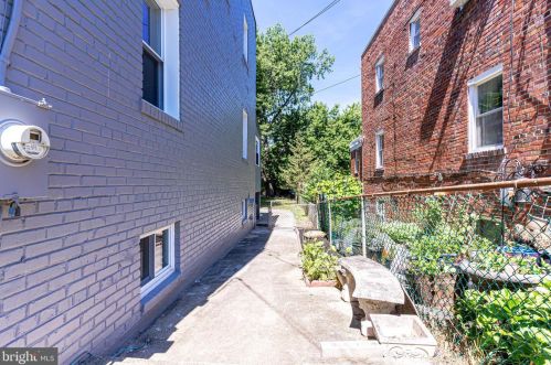 514 45th St, Washington DC  20019-4755 exterior