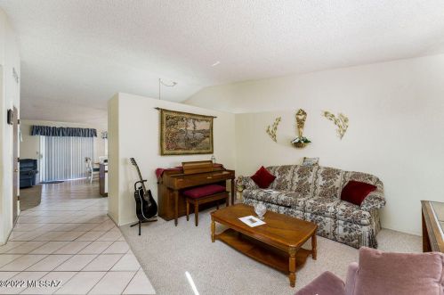 1840 Ransom Oaks Dr, Tucson, AZ 85746-3168