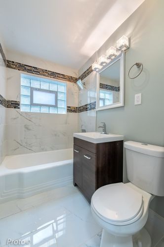 8017 Sacramento Ave, Chicago IL  60652-2732 exterior